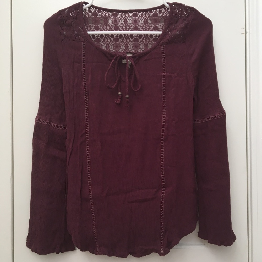 LA HEARTS LACE INSET BELL-SLEEVED TOP